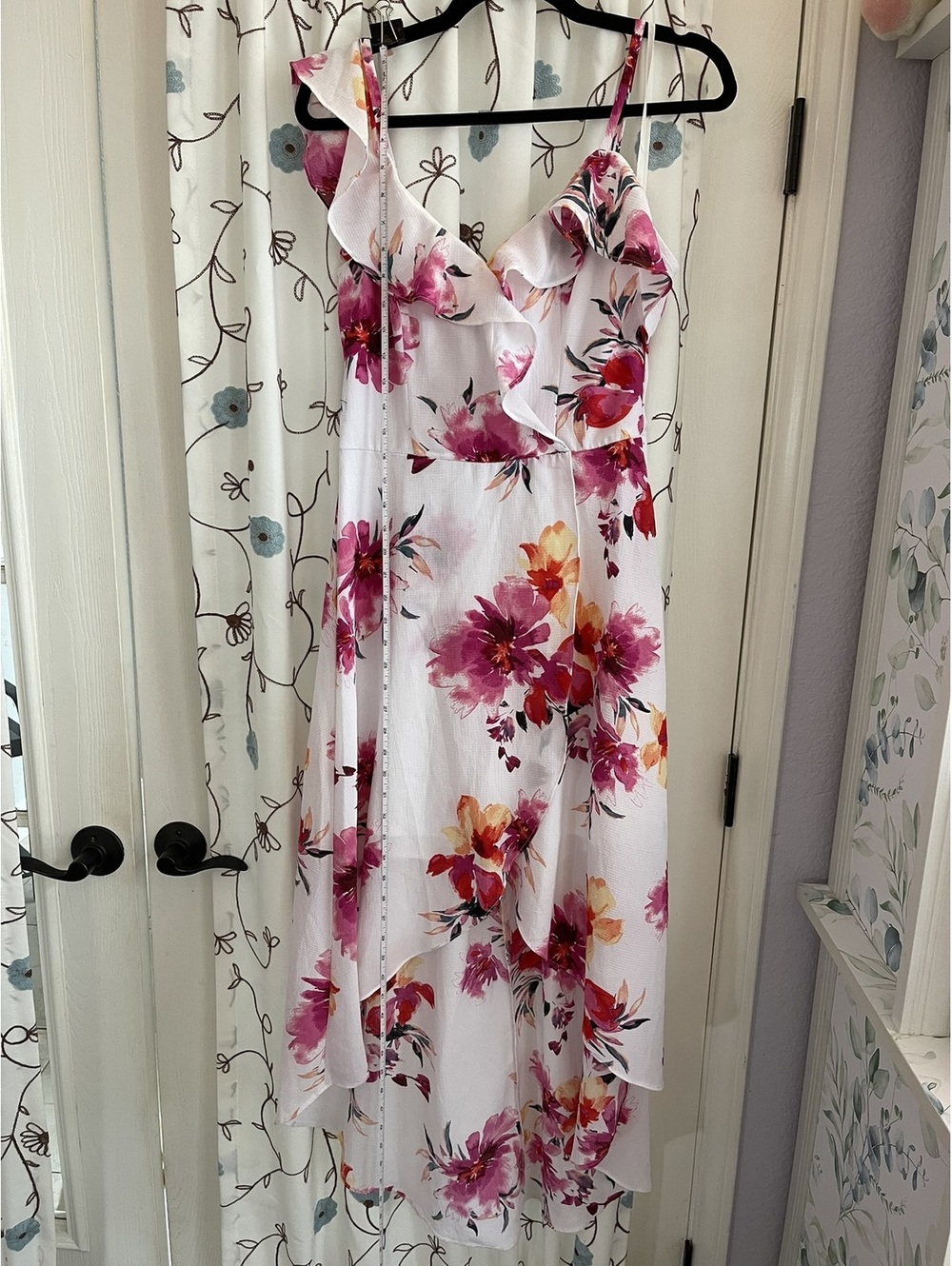 By & By | S | White Floral Ruffle Neck High Low Maxi Dress